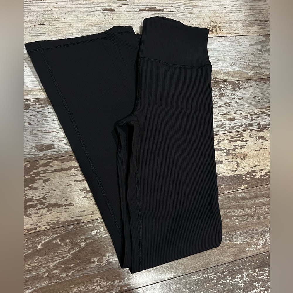 Athleta Women’s Ribbed Elation Flare Full Length Leggings size Small - Picture 2 of 3